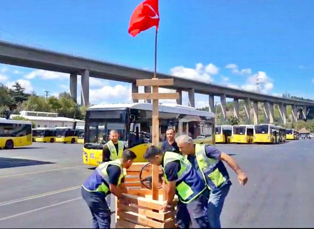 İETT'den çocuklara armağan: Eski otobüs malzemeleriyle oyun parkı yaptılar 8